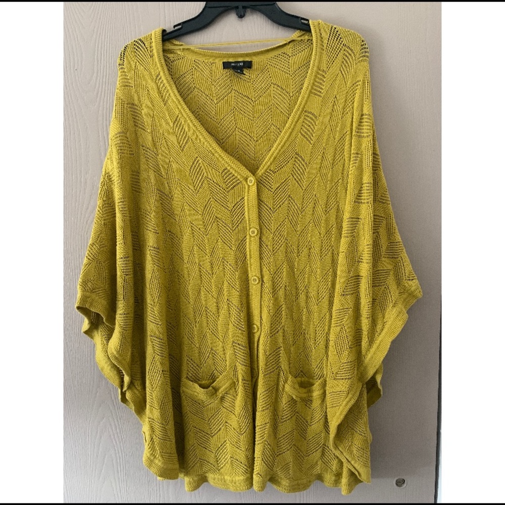 Bat wing slouch button up sweater.